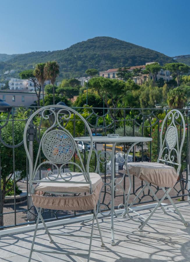 Alloggio Nuovissimo Al Centro E Rilassante Ischia Exterior foto