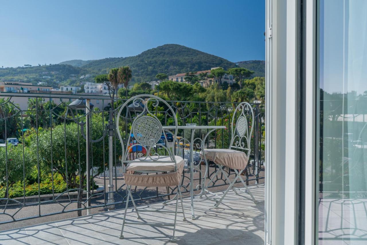 Alloggio Nuovissimo Al Centro E Rilassante Ischia Exterior foto